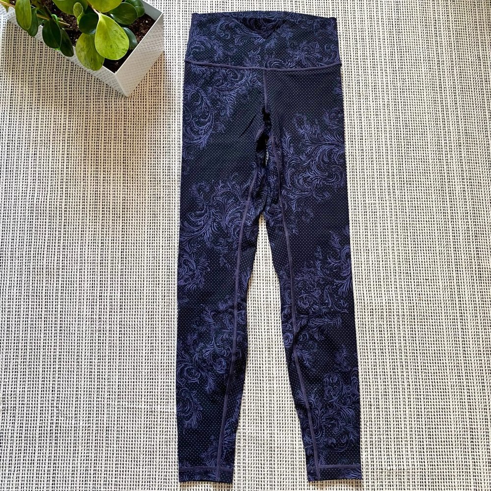 NWOT Lululemon Black & Lavender Foliage Moody Blues Hi-Rise Wunder Under Tights